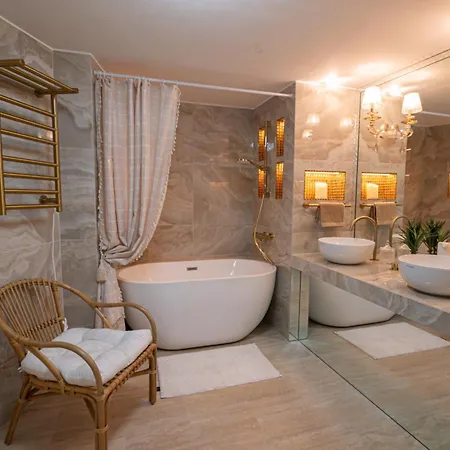 2-bedroom Luxurious With Balcony And Parking Lejlighed