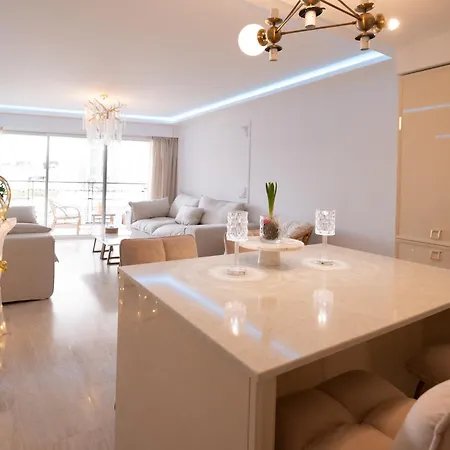 2-bedroom Luxurious With Balcony And Parking Cannes