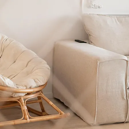 2-bedroom Luxurious With Balcony And Parking Apartman *