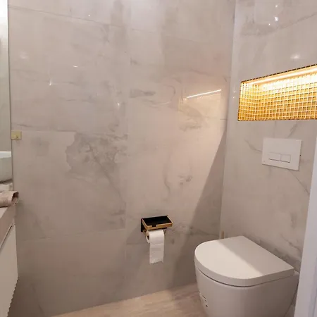 Daire 2-bedroom Luxurious With Balcony And Parking *