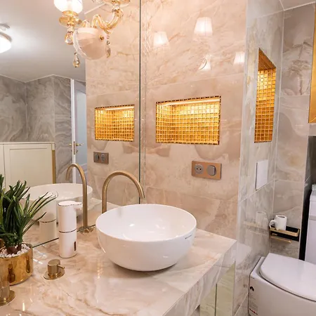 2-bedroom Luxurious With Balcony And Parking Lägenhet Cannes