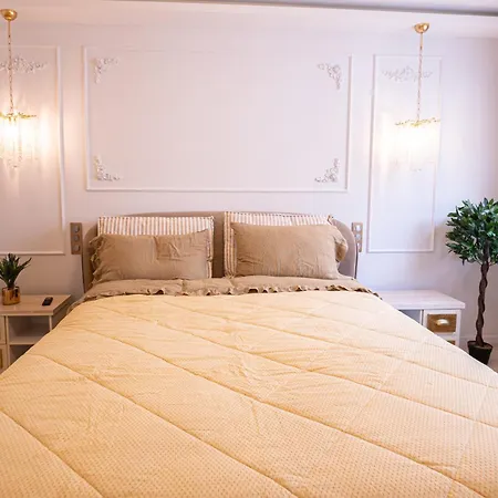 2-bedroom Luxurious With Balcony And Parking Appartamento